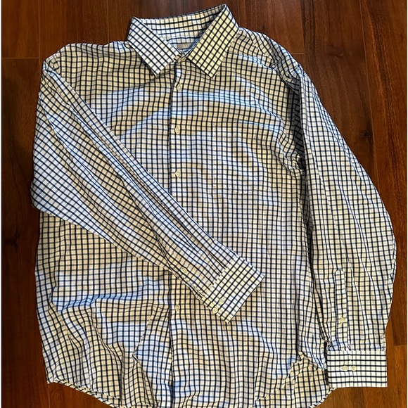 Like New - Van Heusen Dress Shirt 18 34/35 - Picture 2 of 3
